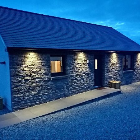 Poachers Bothy Skeabost エクステリア 写真