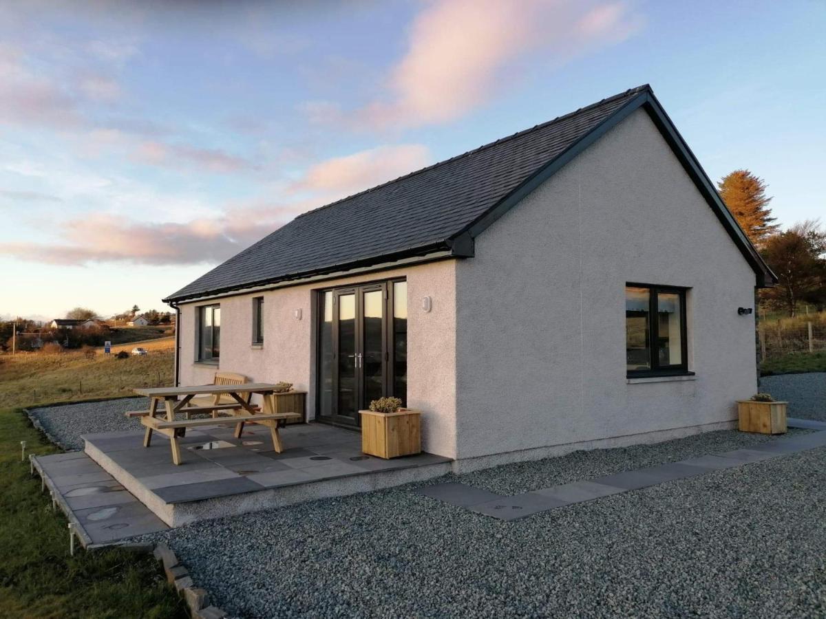 Poachers Bothy Skeabost エクステリア 写真